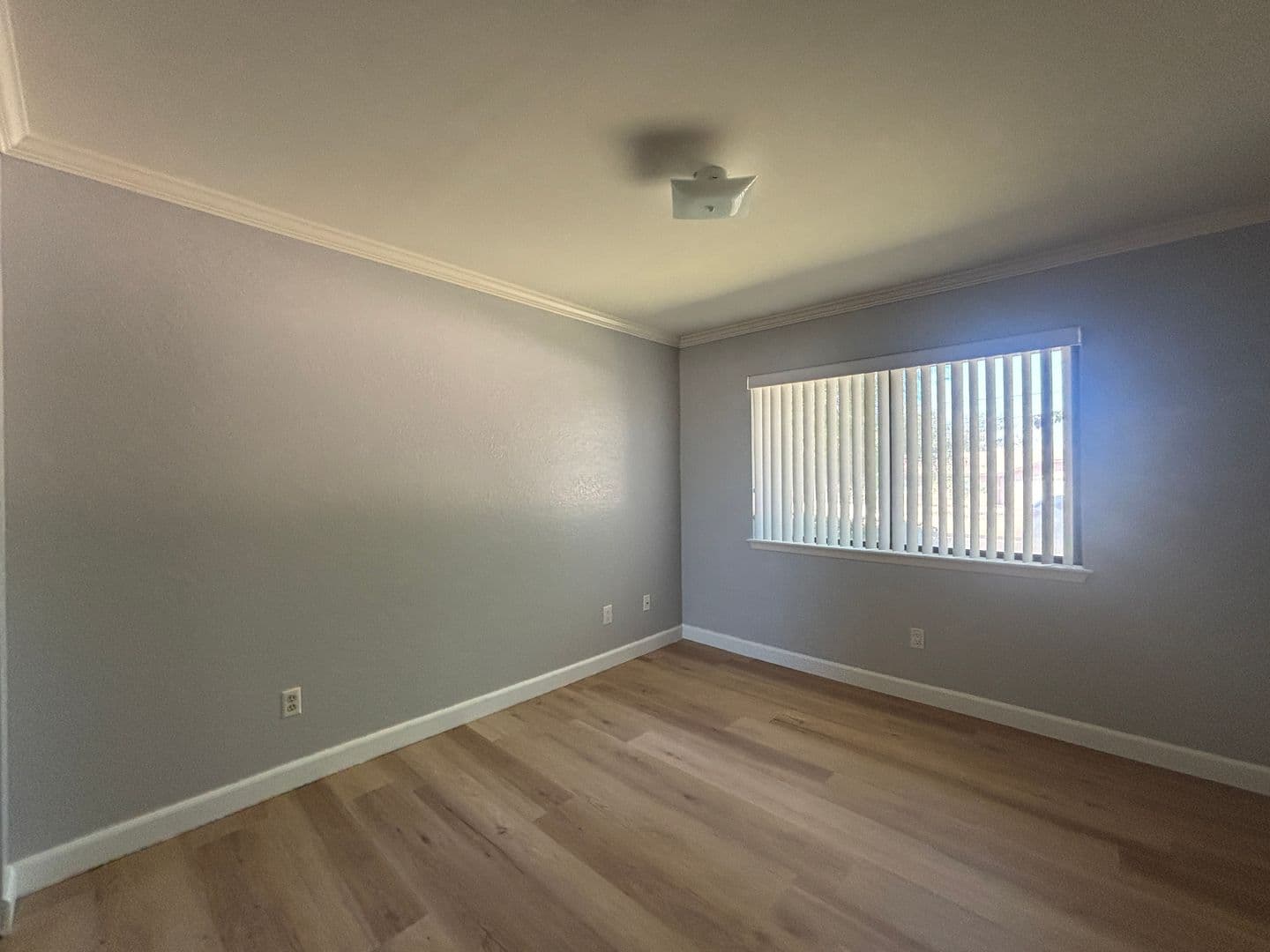 LITTLEROCK House: 10116 EAST AVENUE S-2