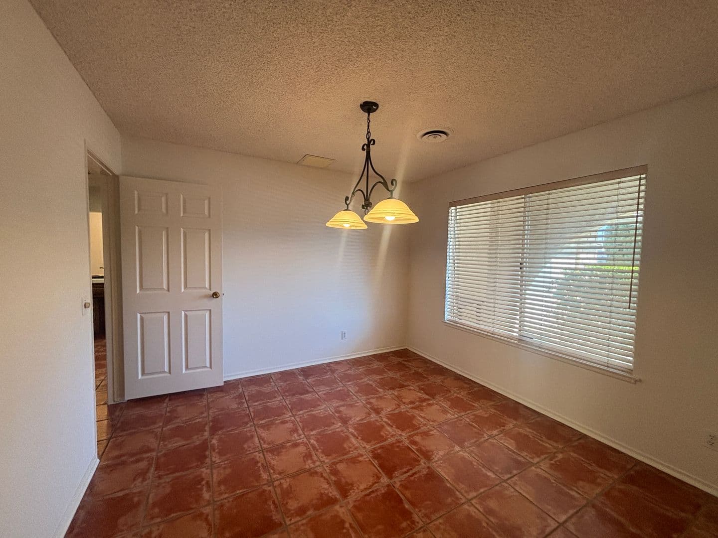 LANCASTER House: 2615 WEST AVENUE J-8