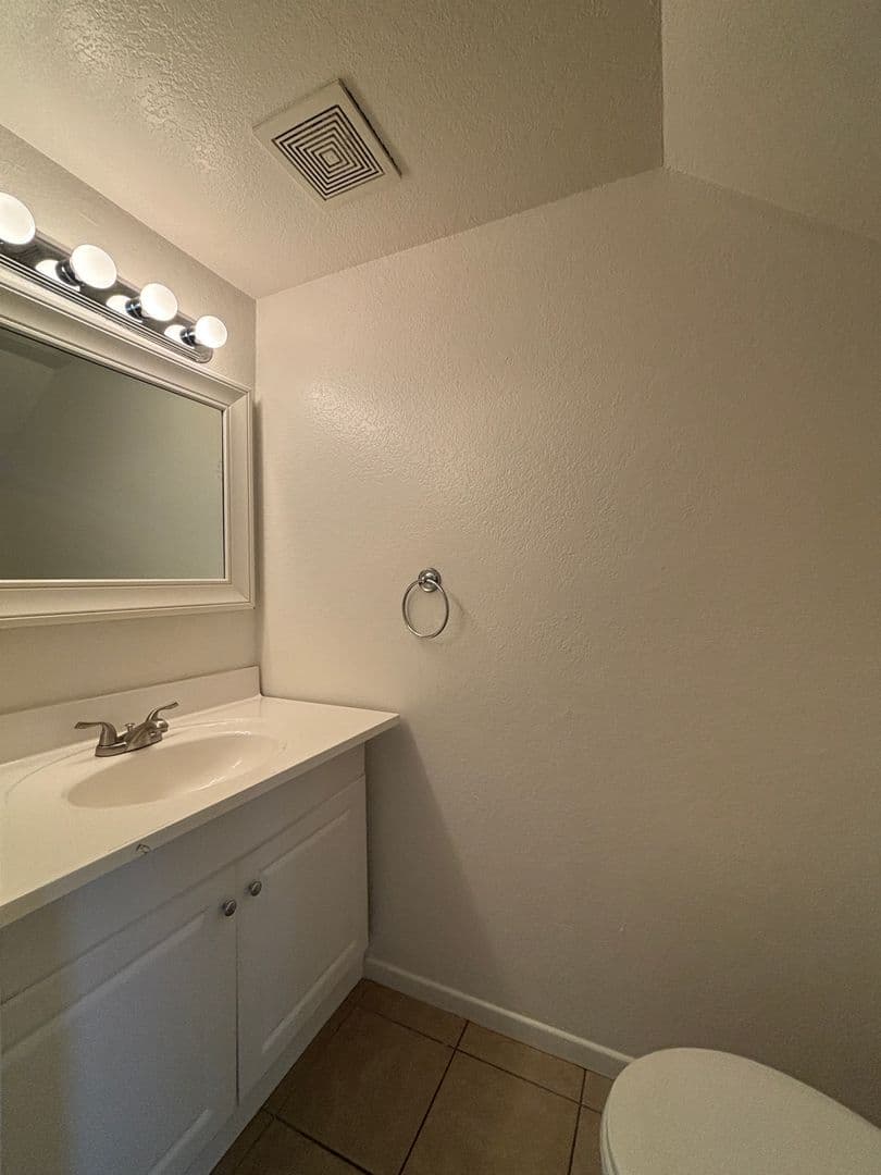 LANCASTER Apartment: 1747 WEST AVENUE J-15