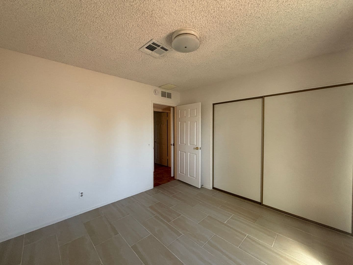 LANCASTER House: 2615 WEST AVENUE J-8
