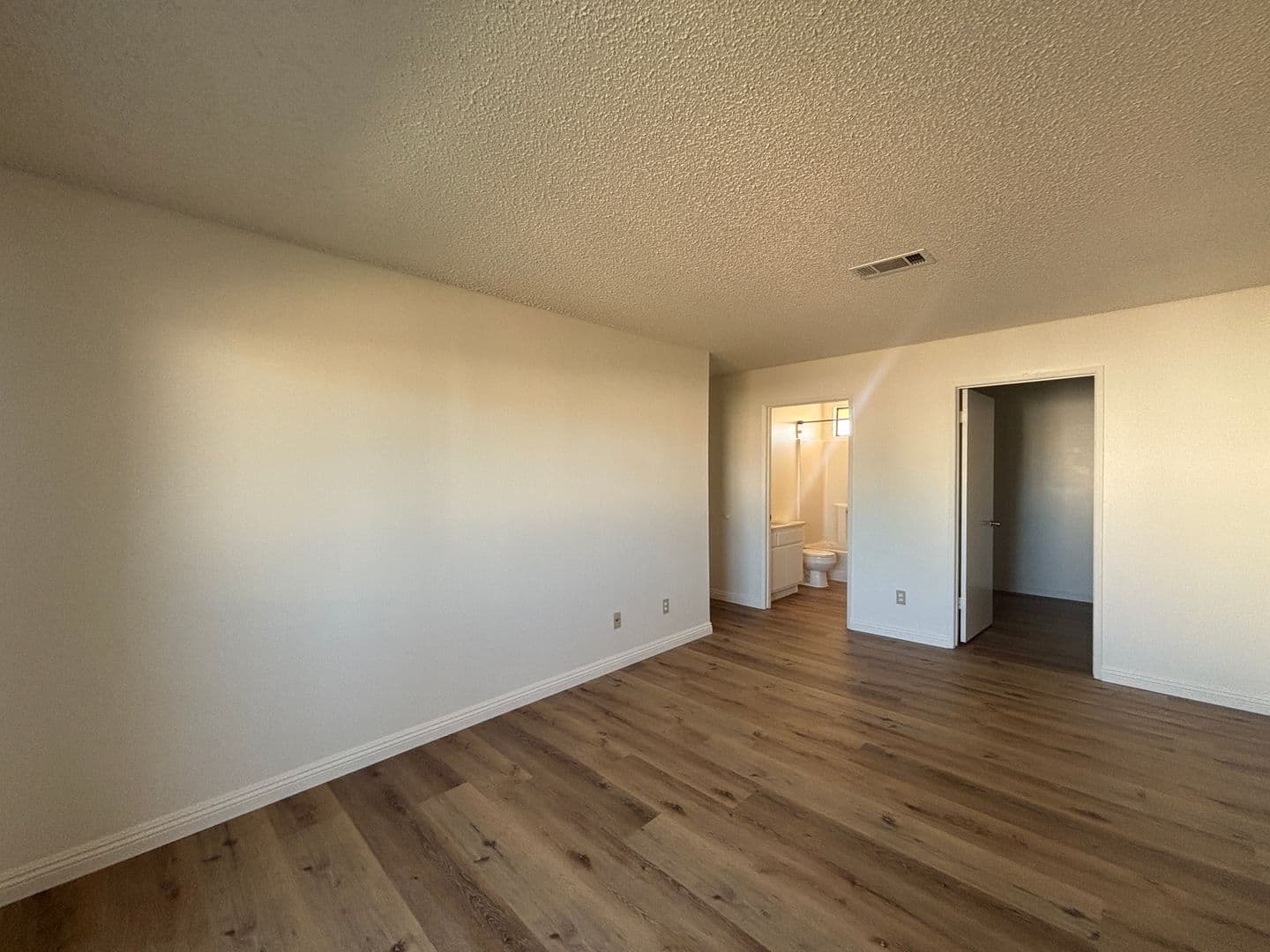 LANCASTER Apartment: 43941 18TH STREET EAST