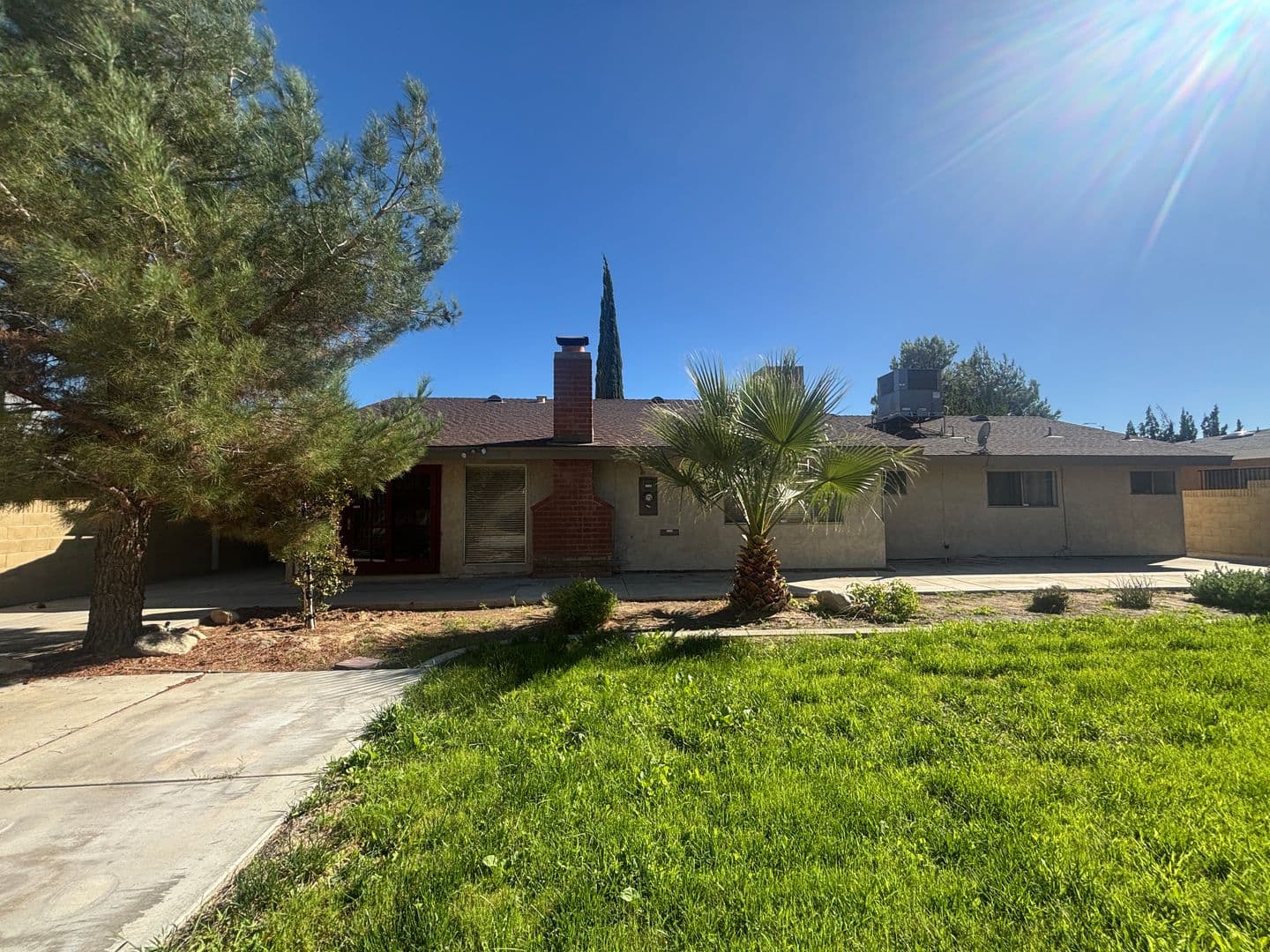 LANCASTER House: 2615 WEST AVENUE J-8
