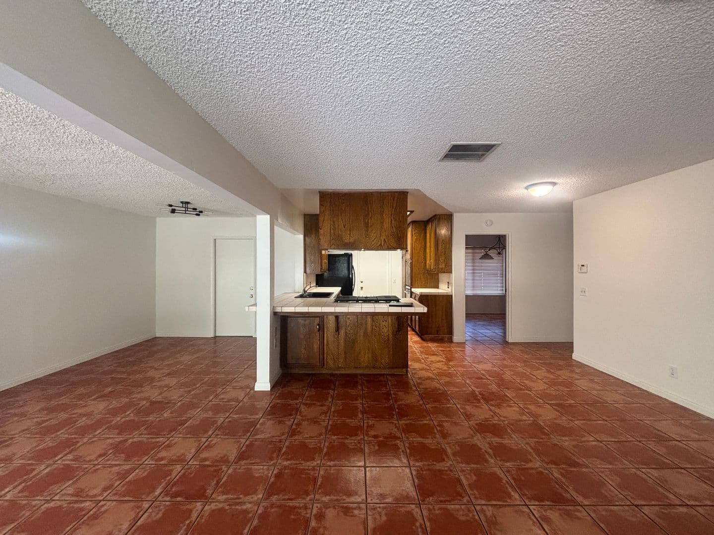 LANCASTER House: 2615 WEST AVENUE J-8