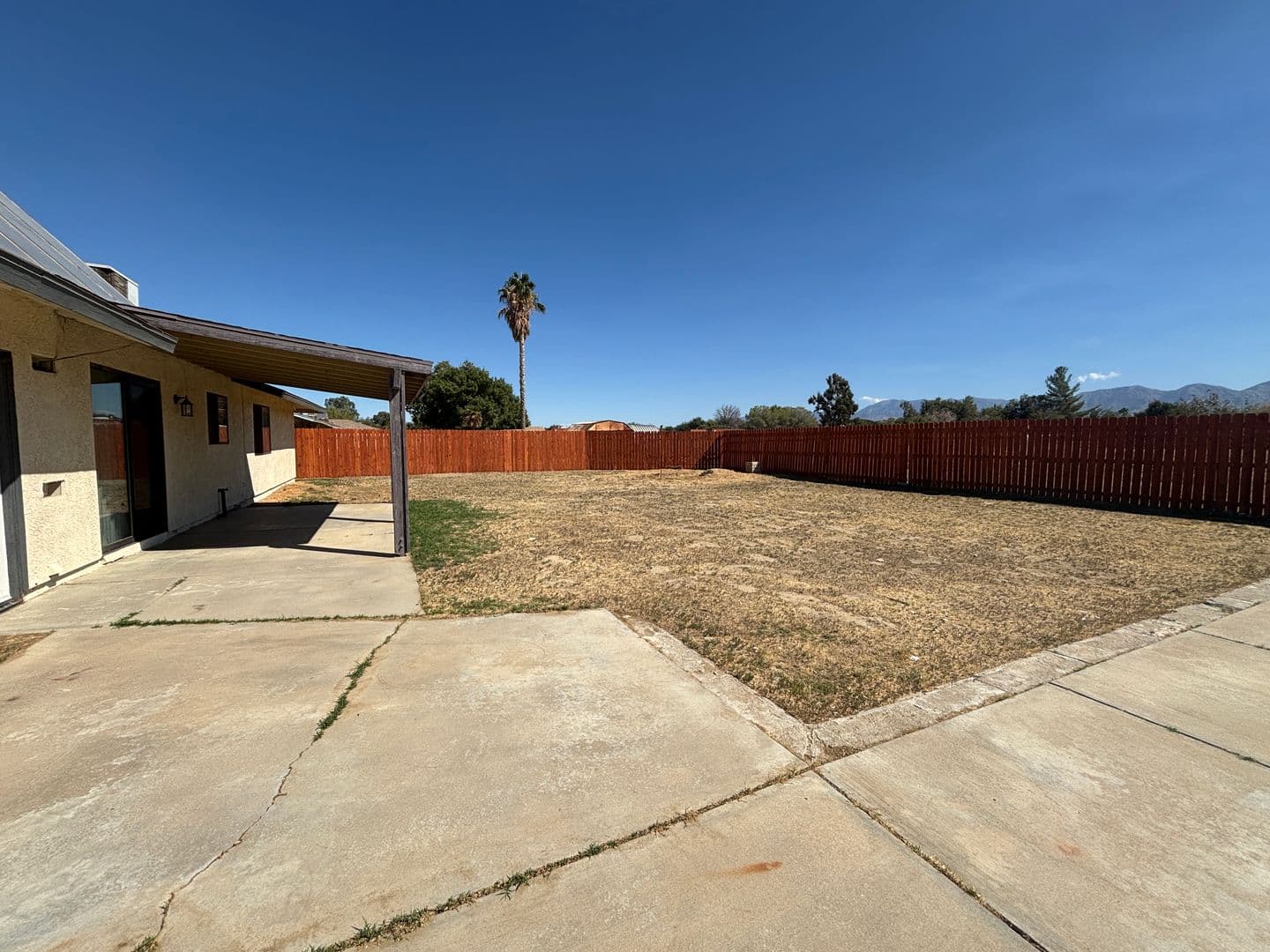LITTLEROCK House: 10116 EAST AVENUE S-2