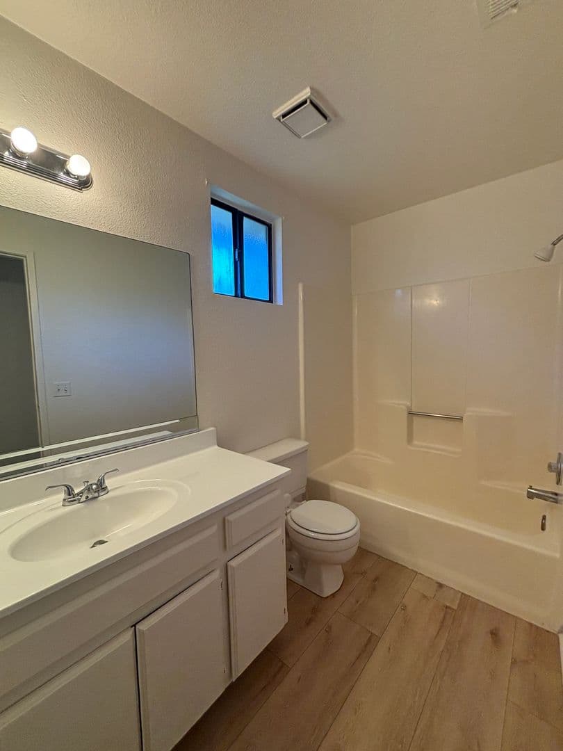 LITTLEROCK Apartment: 8723/23.5/31/31.5 EAST AVENUE U-6