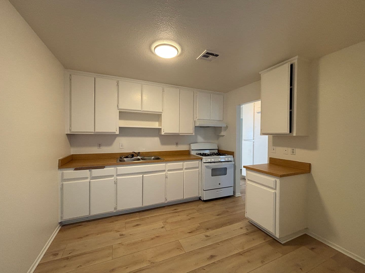 LITTLEROCK Apartment: 8723/23.5/31/31.5 EAST AVENUE U-6