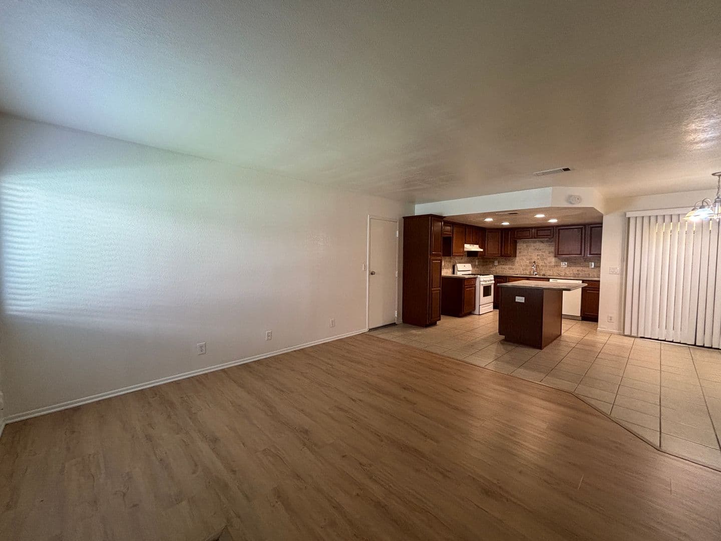 LANCASTER Apartment: 1747 WEST AVENUE J-15