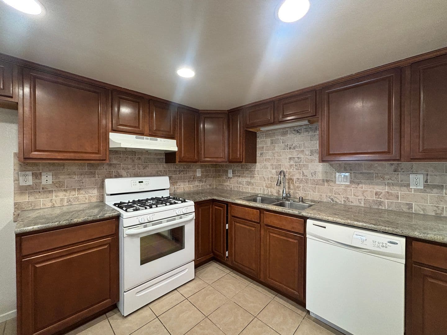 LANCASTER Apartment: 1747 WEST AVENUE J-15