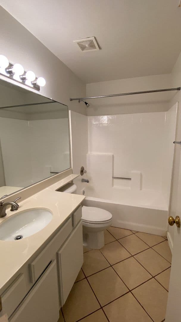 PALMDALE House: 37228 WATERMAN AVENUE
