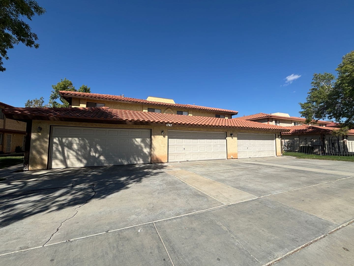 LANCASTER Apartment: 1747 WEST AVENUE J-15