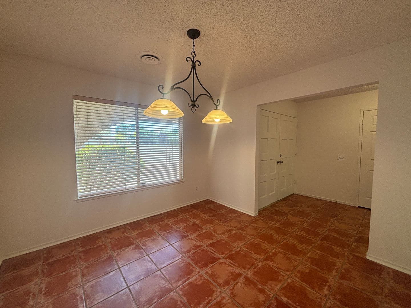 LANCASTER House: 2615 WEST AVENUE J-8