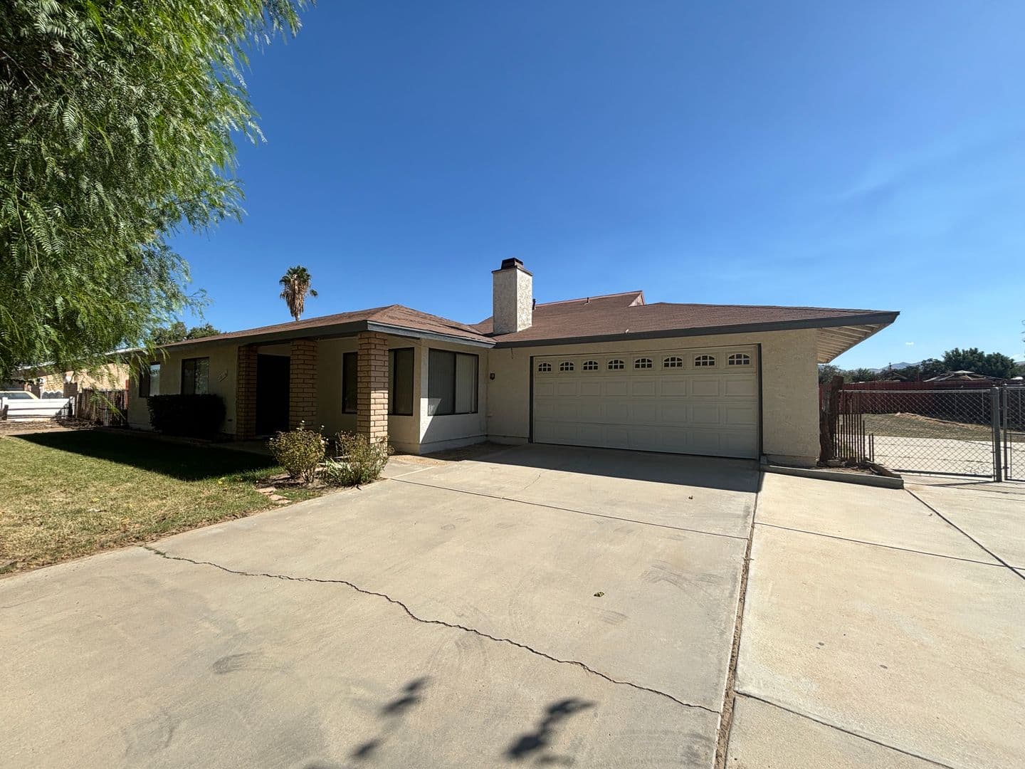 LITTLEROCK House: 10116 EAST AVENUE S-2