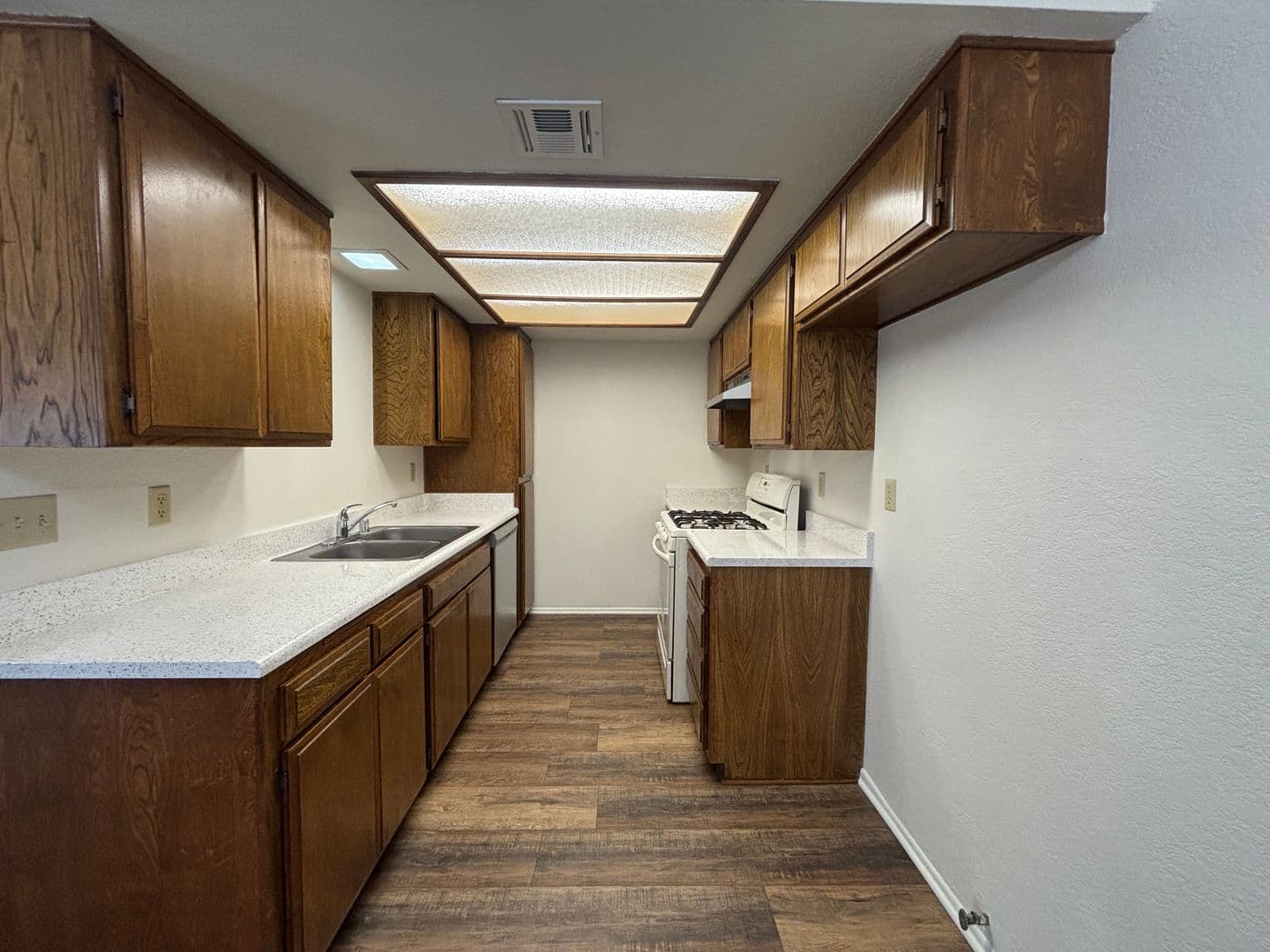 LANCASTER Apartment: 1710 WEST AVENUE J-15
