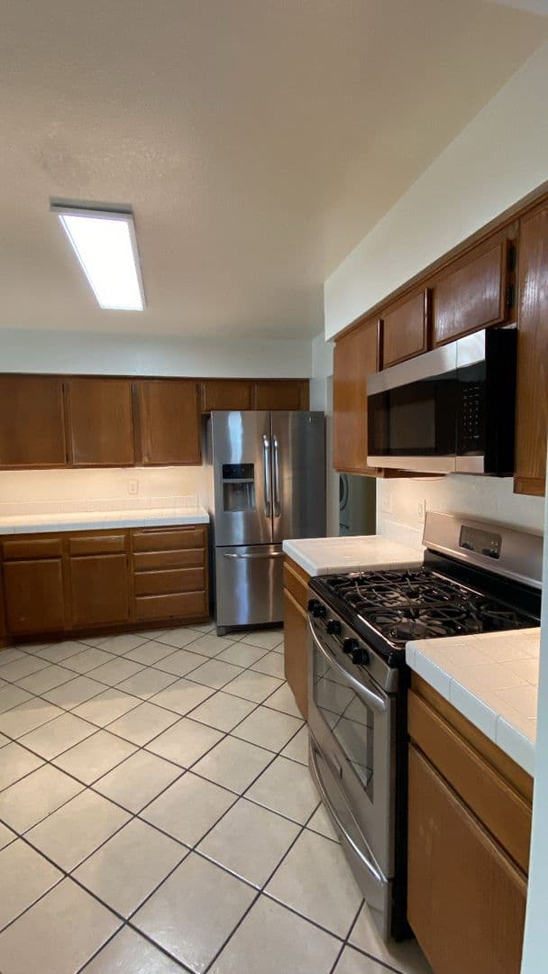 PALMDALE House: 37228 WATERMAN AVENUE