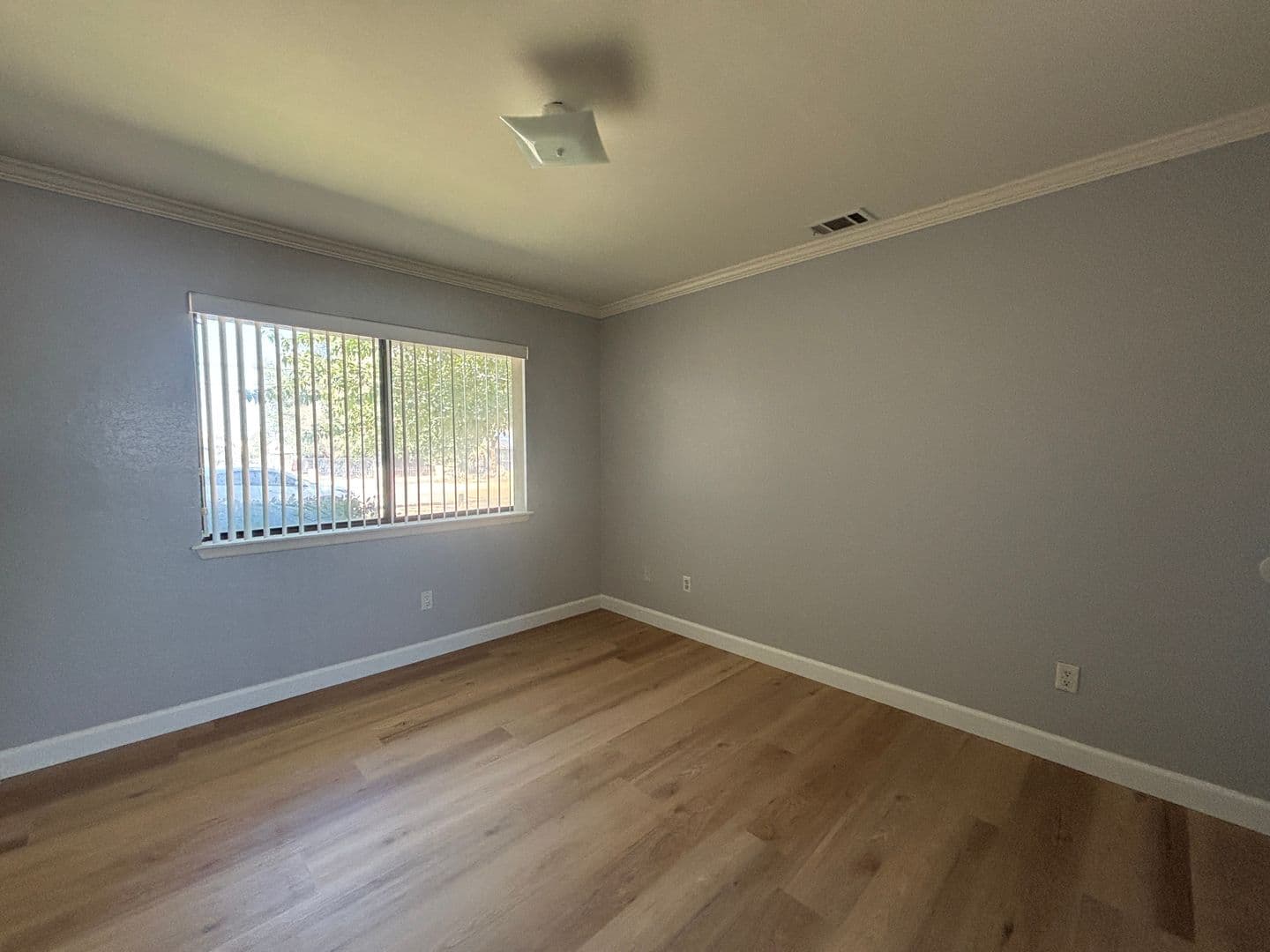 LITTLEROCK House: 10116 EAST AVENUE S-2