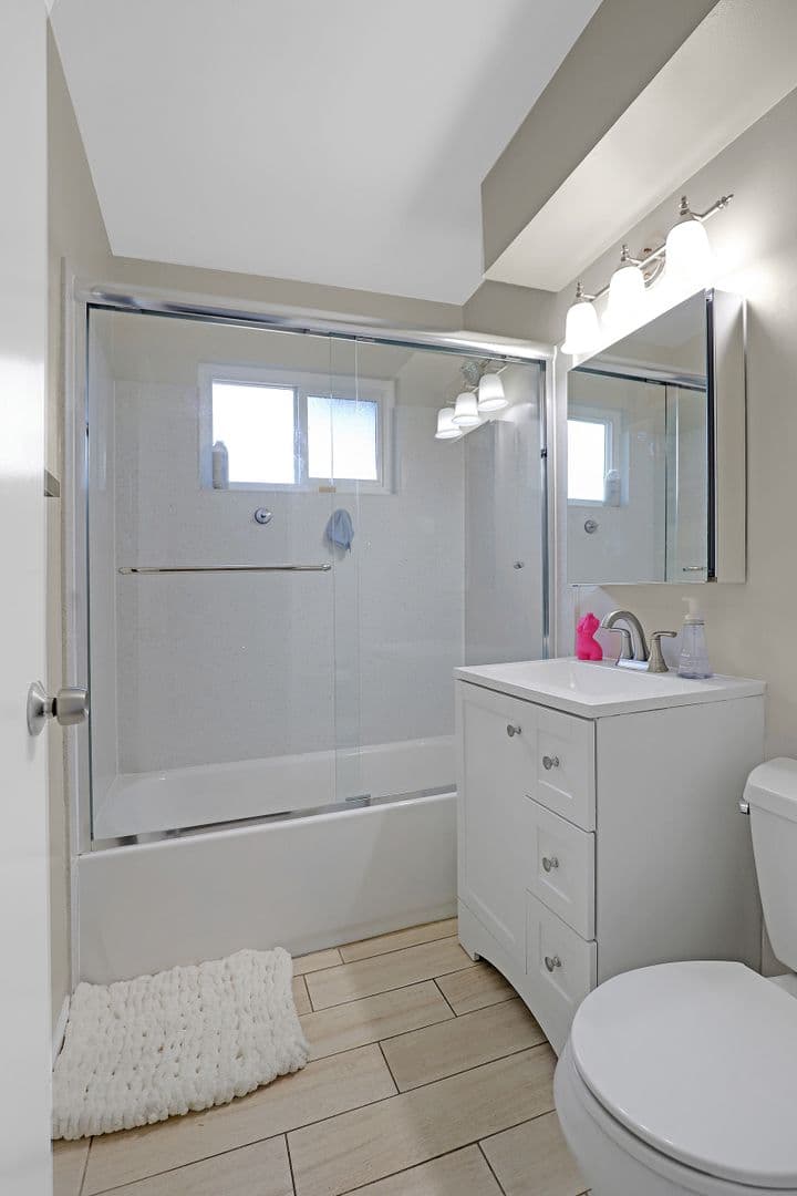 Oakland Apartment: 3554 Pierson Street