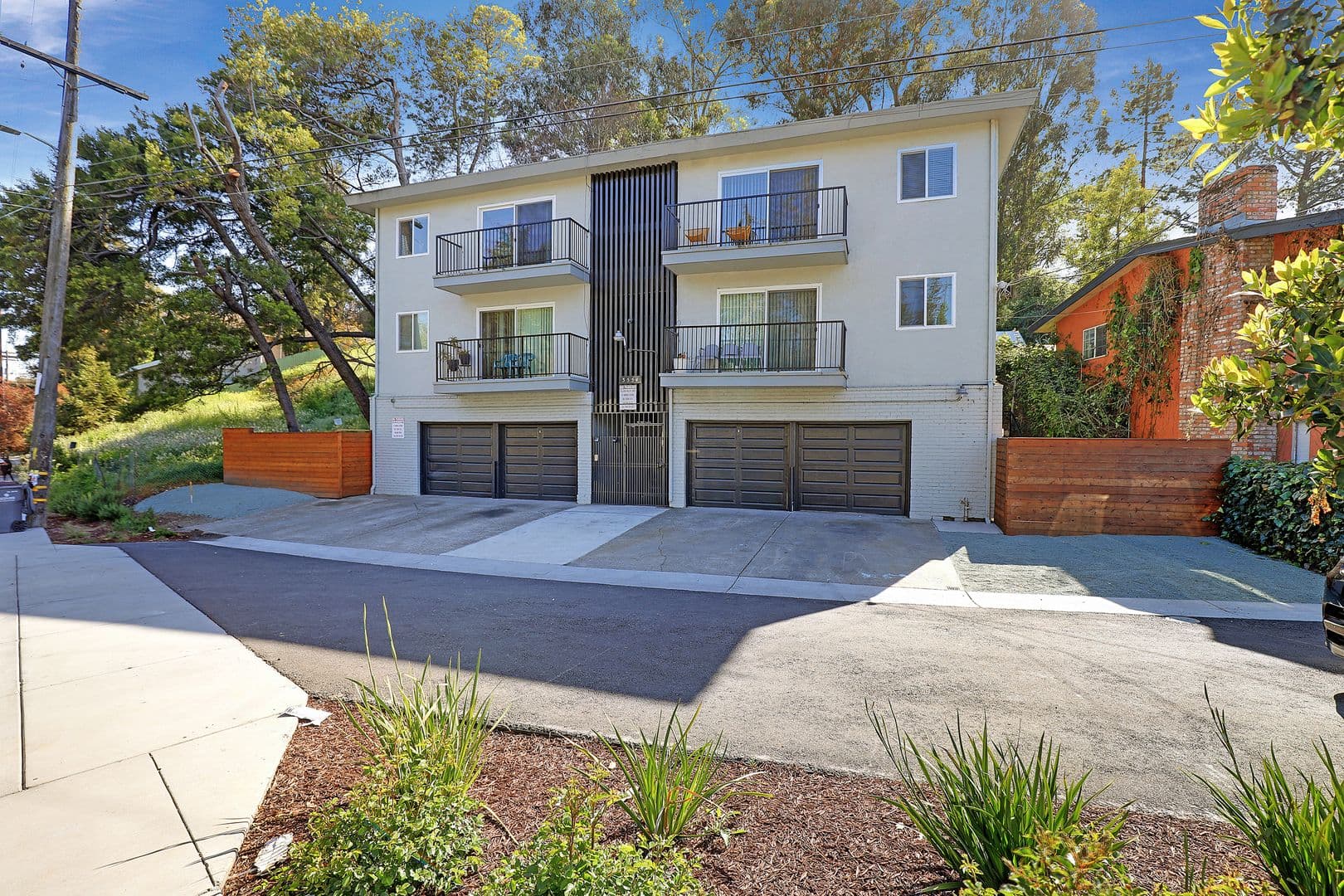 Oakland Apartment: 3554 Pierson Street