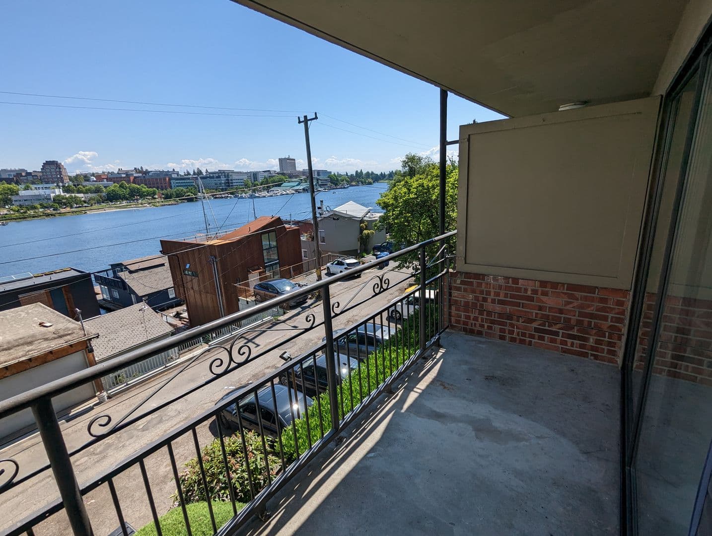 Seattle Apartment: 3240 Fuhrman Ave E