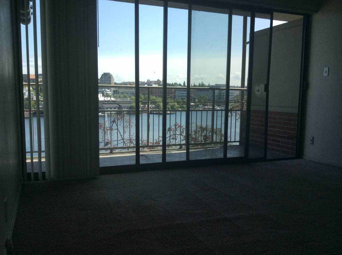 Seattle Apartment: 3240 Fuhrman Ave E