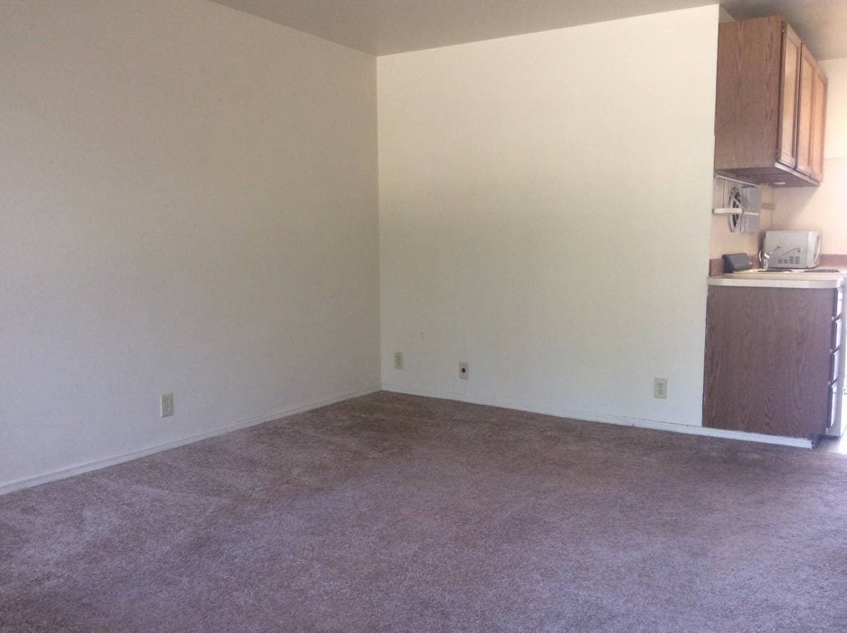 Seattle Apartment: 3240 Fuhrman Ave E