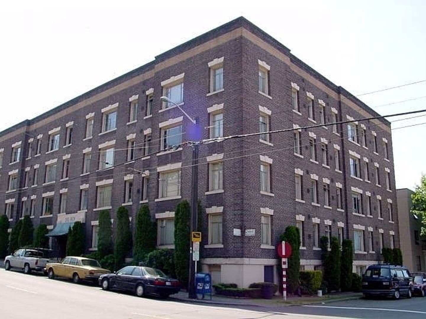 Seattle Apartment: 25 West Roy