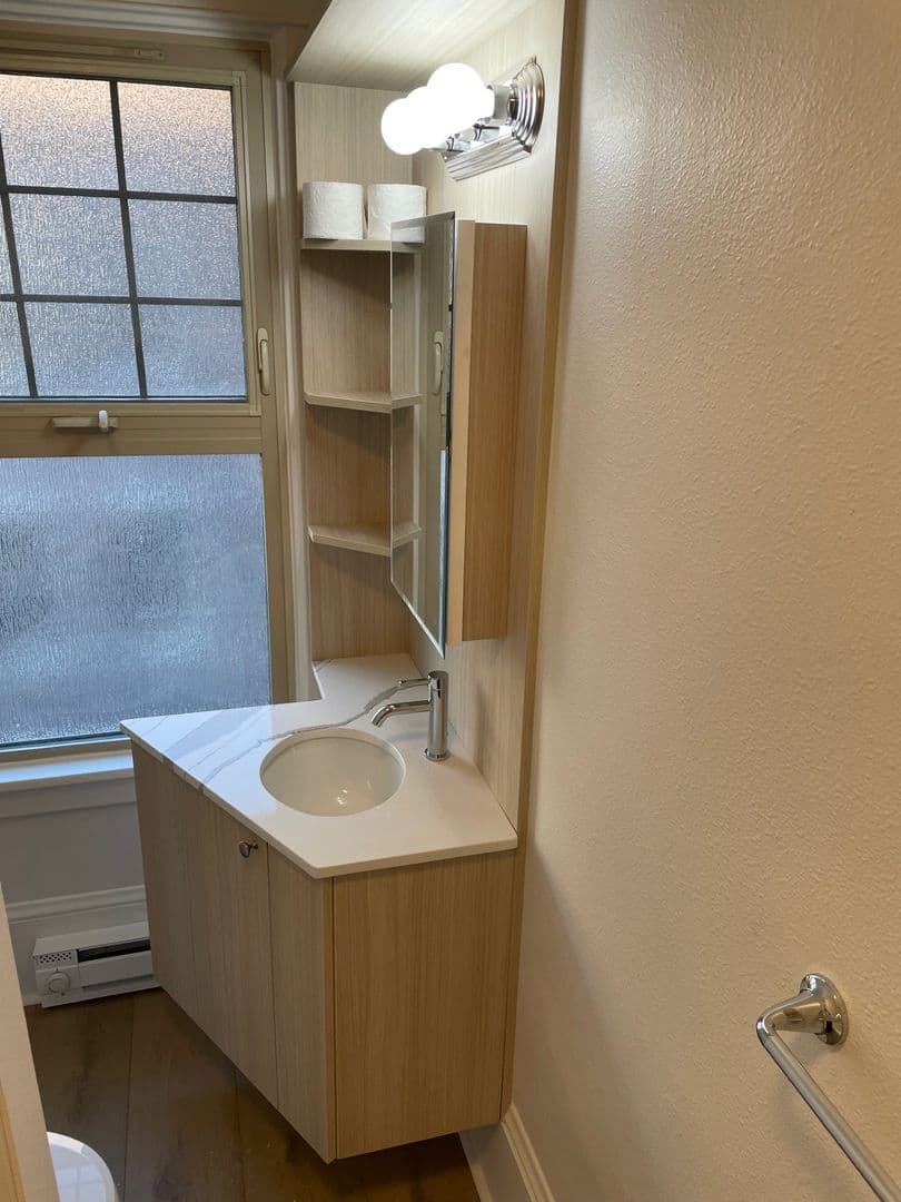 Seattle Apartment: 25 West Roy