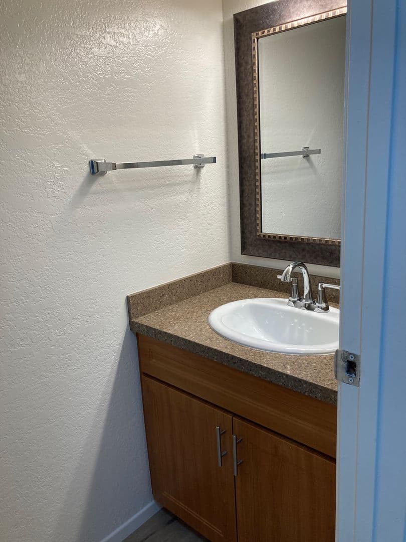La Mesa Apartment: 5065 Thorne Dr.