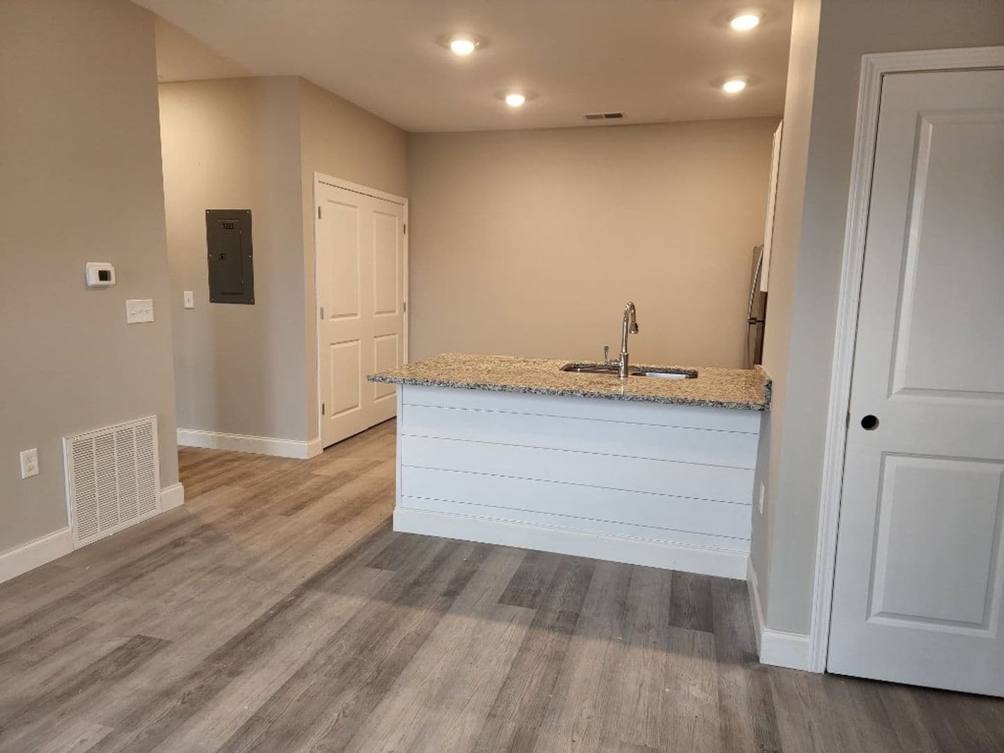 BOWLING GREEN Apartment: 2180 Prospector Ct. Bldg 35