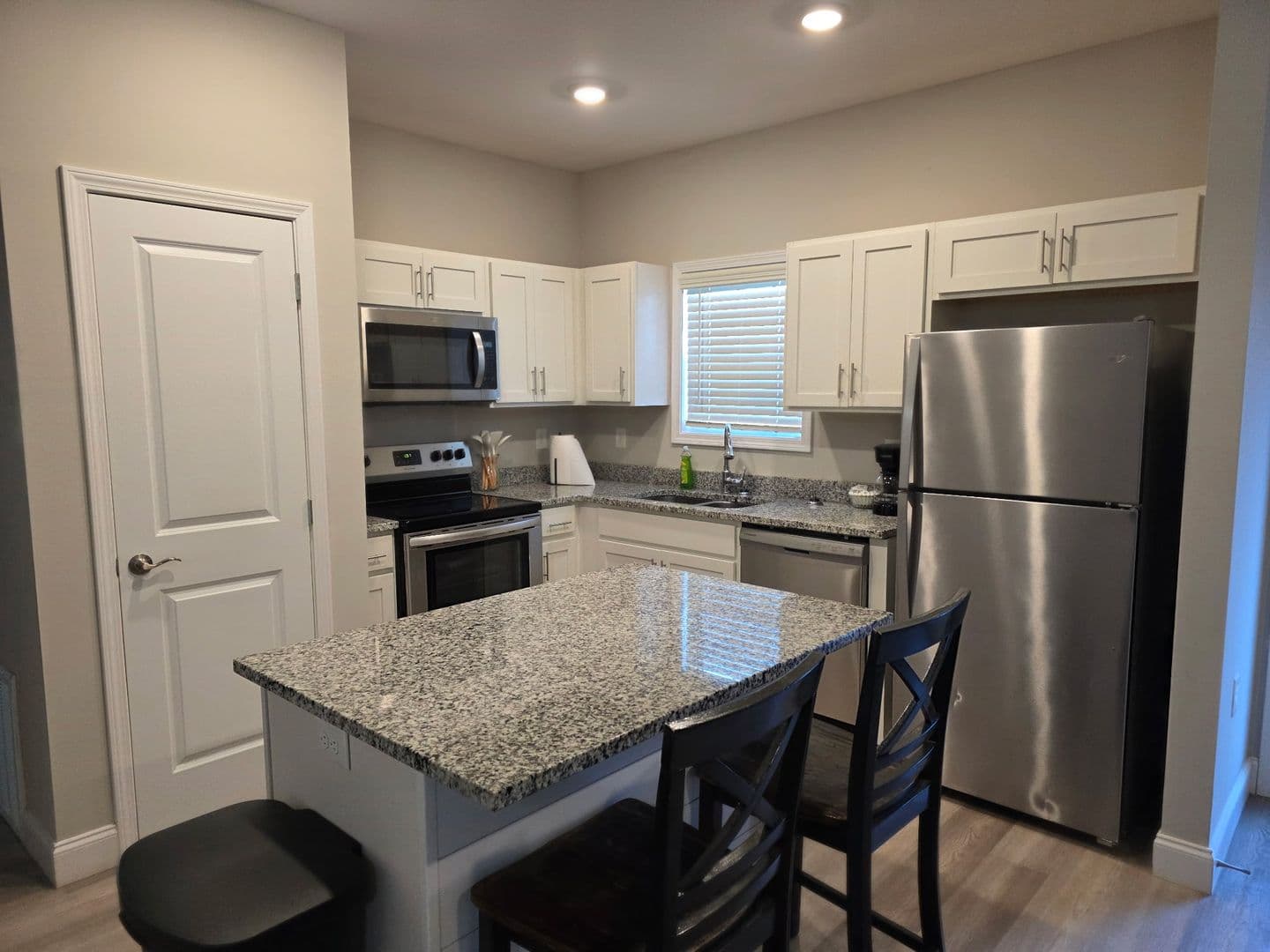 Bowling Green Apartment: 2212 Hickory Street