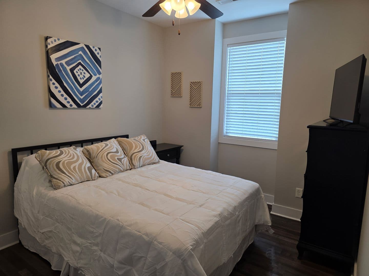 Bowling Green Apartment: 1117 GREENWOOD ALY