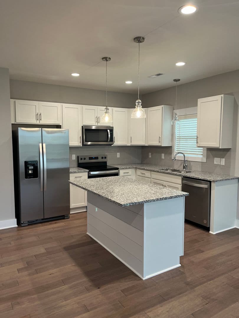 Bowling Green House: 2333 Trenton Lane