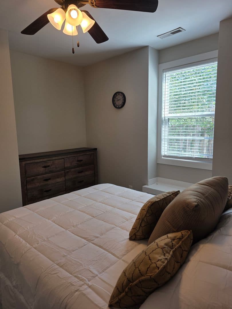 Bowling Green Apartment: 1117 GREENWOOD ALY