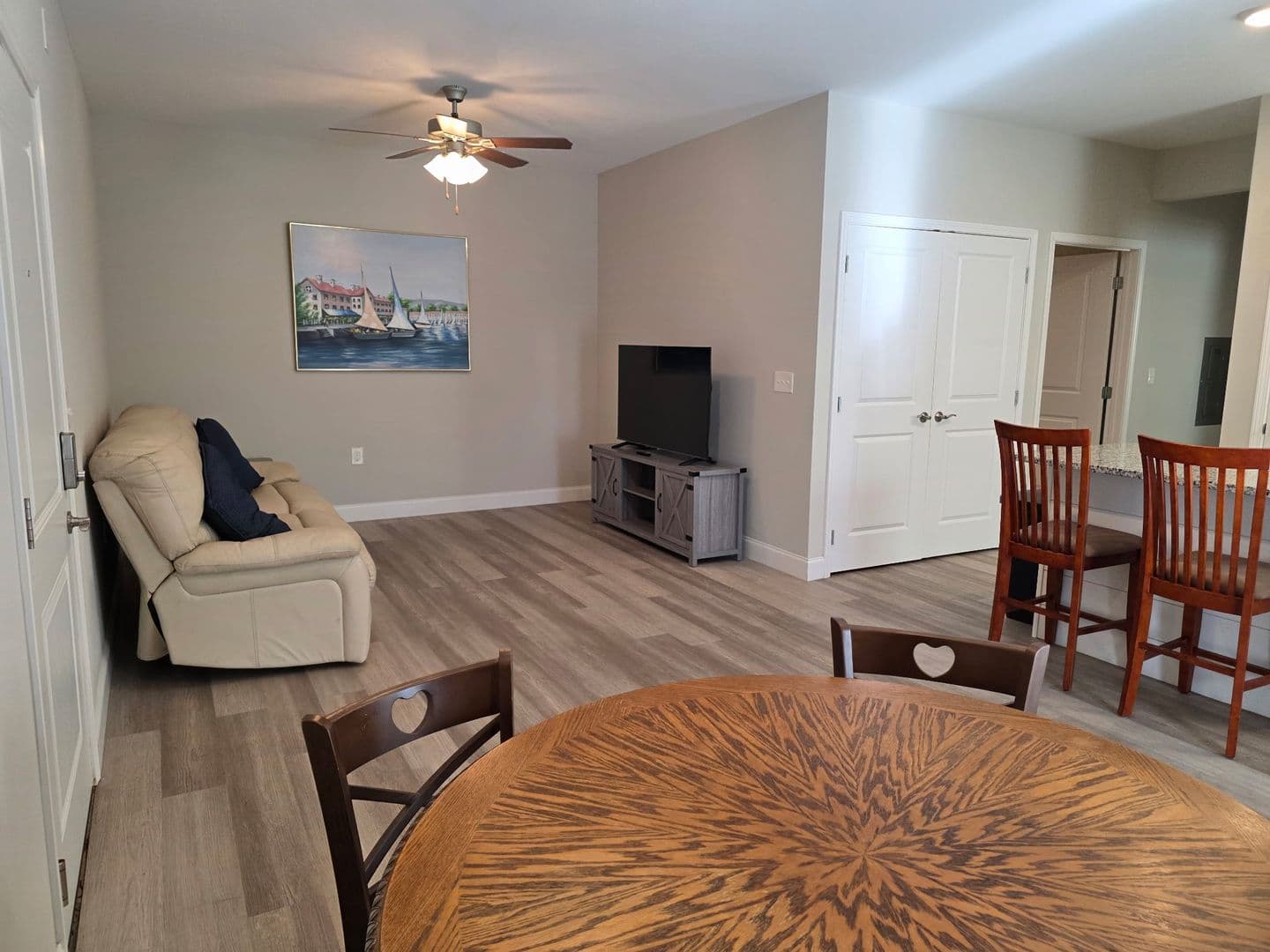 Bowling Green Apartment: 2212 Hickory Street