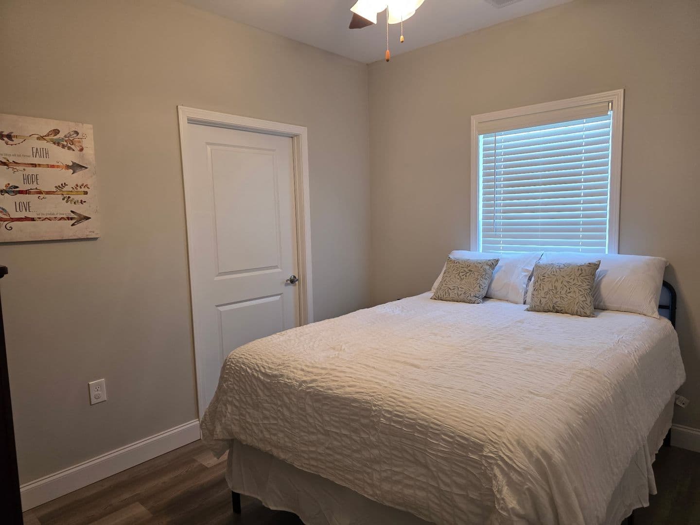 Bowling Green Apartment: 2212 Hickory Street