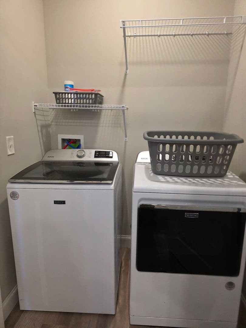 Bowling Green Apartment: 2212 Hickory Street