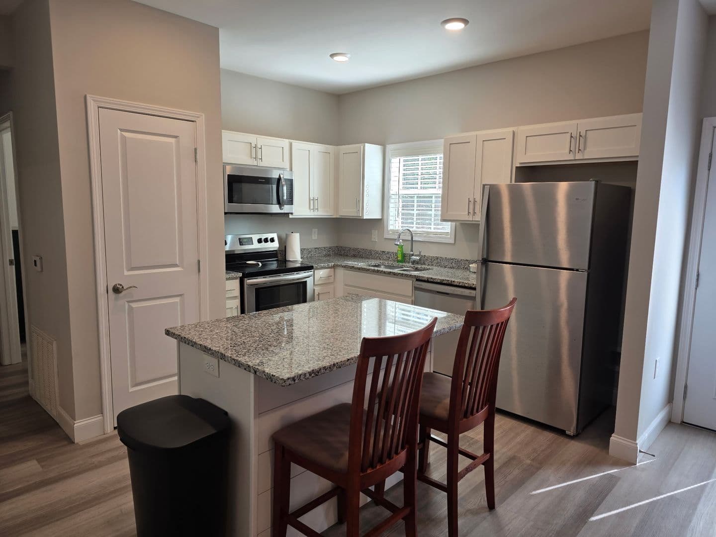 Bowling Green Apartment: 2212 Hickory Street