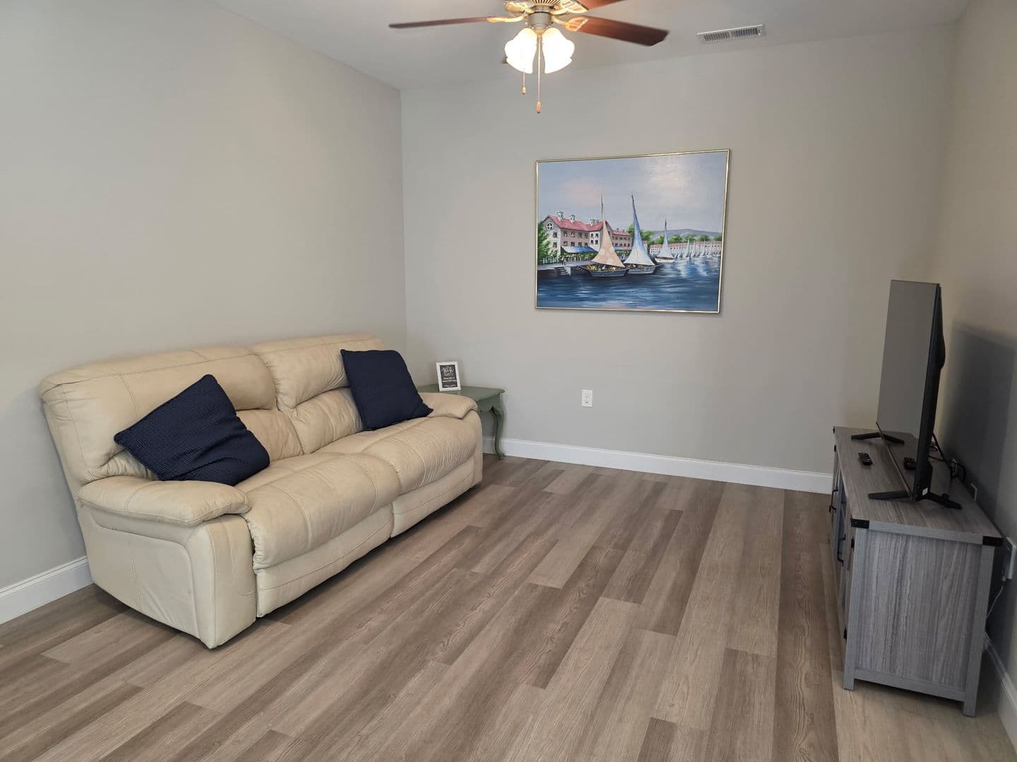 Bowling Green Apartment: 2212 Hickory Street