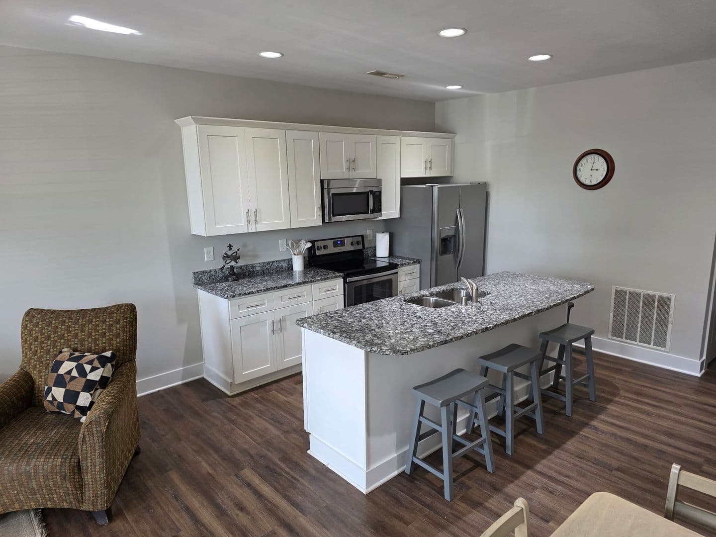 Bowling Green Apartment: 1117 GREENWOOD ALY