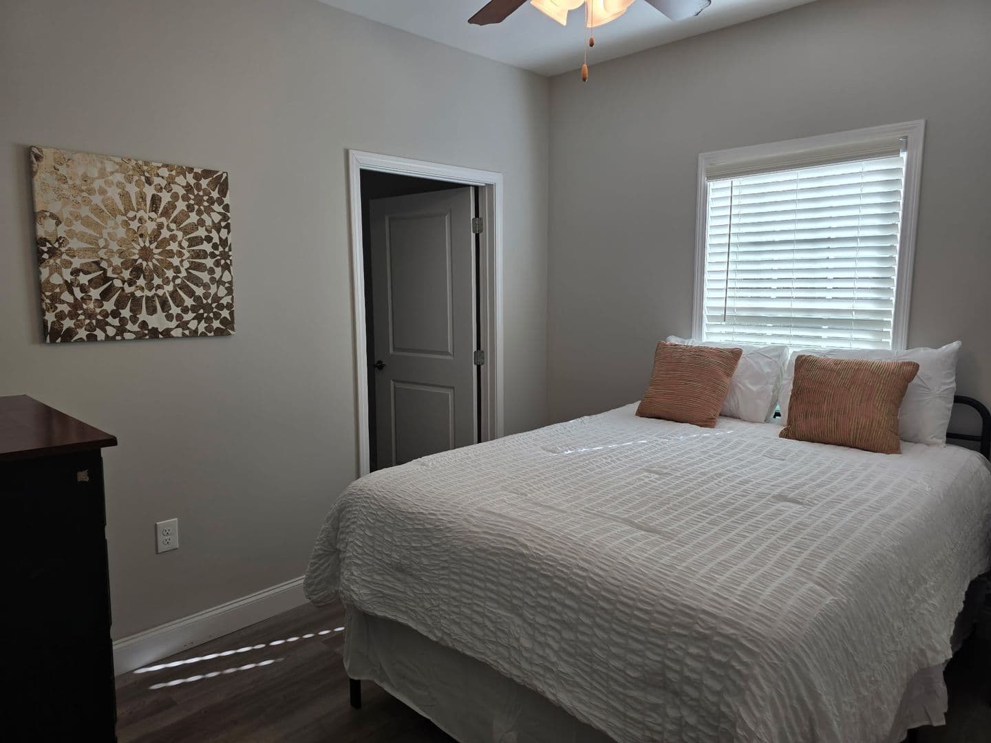 Bowling Green Apartment: 2212 Hickory Street