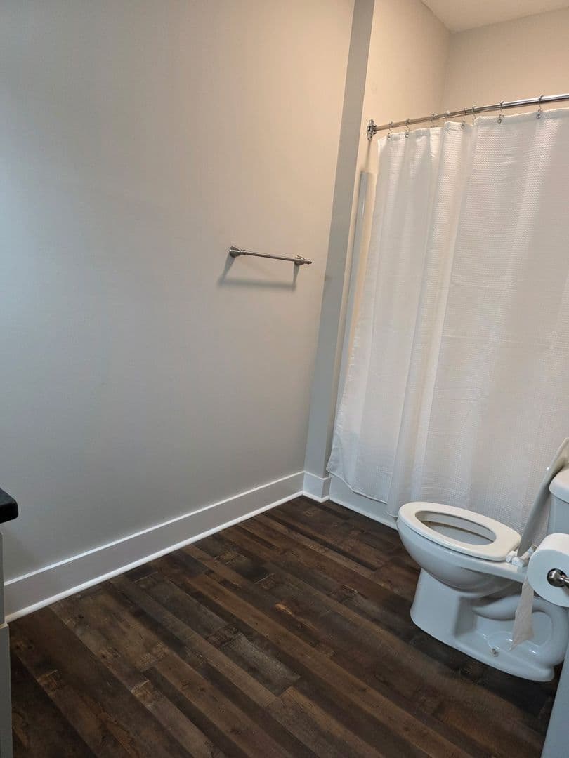 Bowling Green Apartment: 1117 GREENWOOD ALY
