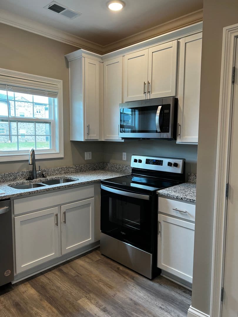 Bowling Green Apartment: 2176 Prospector Ct.
