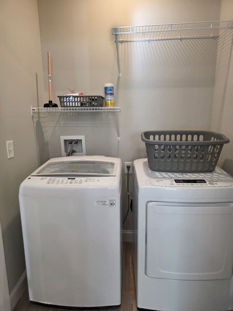 Bowling Green Apartment: 2212 Hickory Street