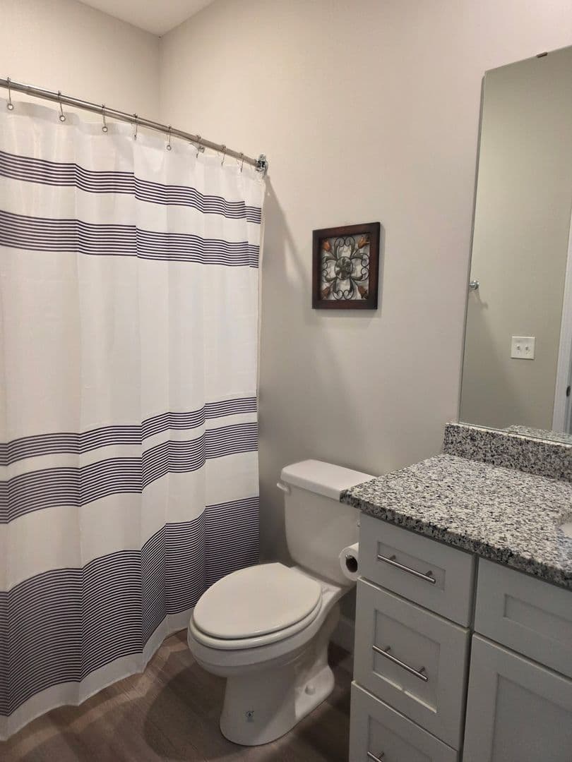 Bowling Green Apartment: 2212 Hickory Street