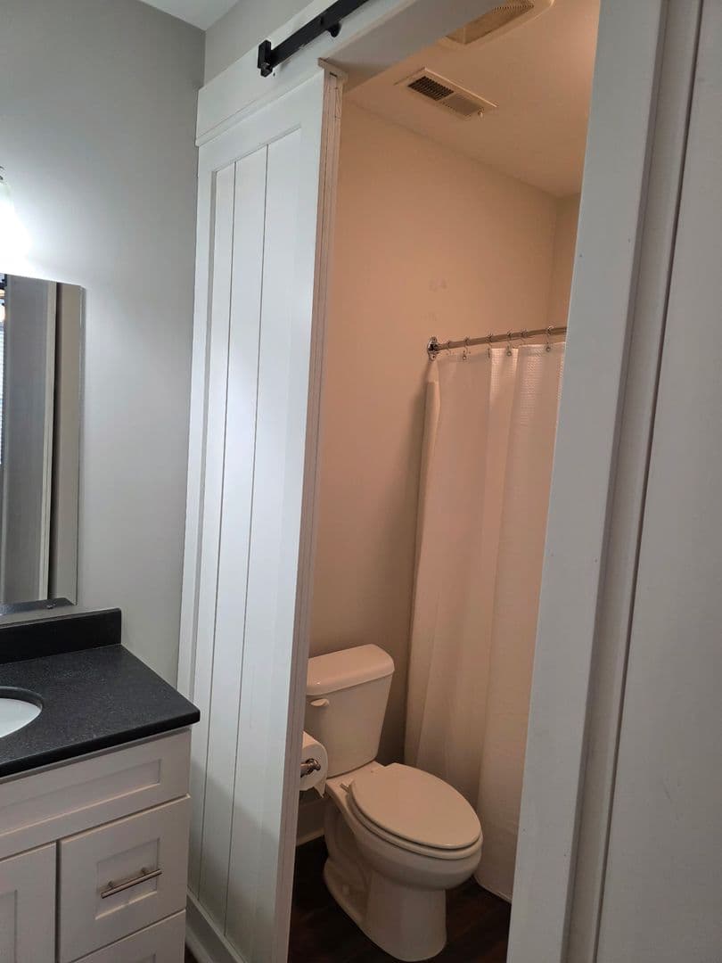 Bowling Green Apartment: 1117 GREENWOOD ALY