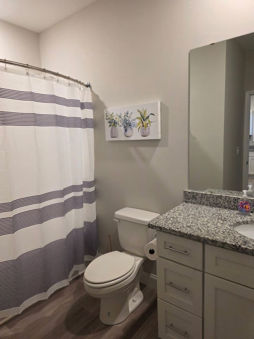 Bowling Green Apartment: 2212 Hickory Street