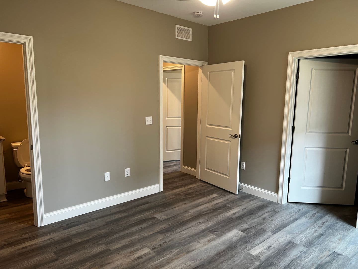 Bowling Green Apartment: 2176 Prospector Ct.