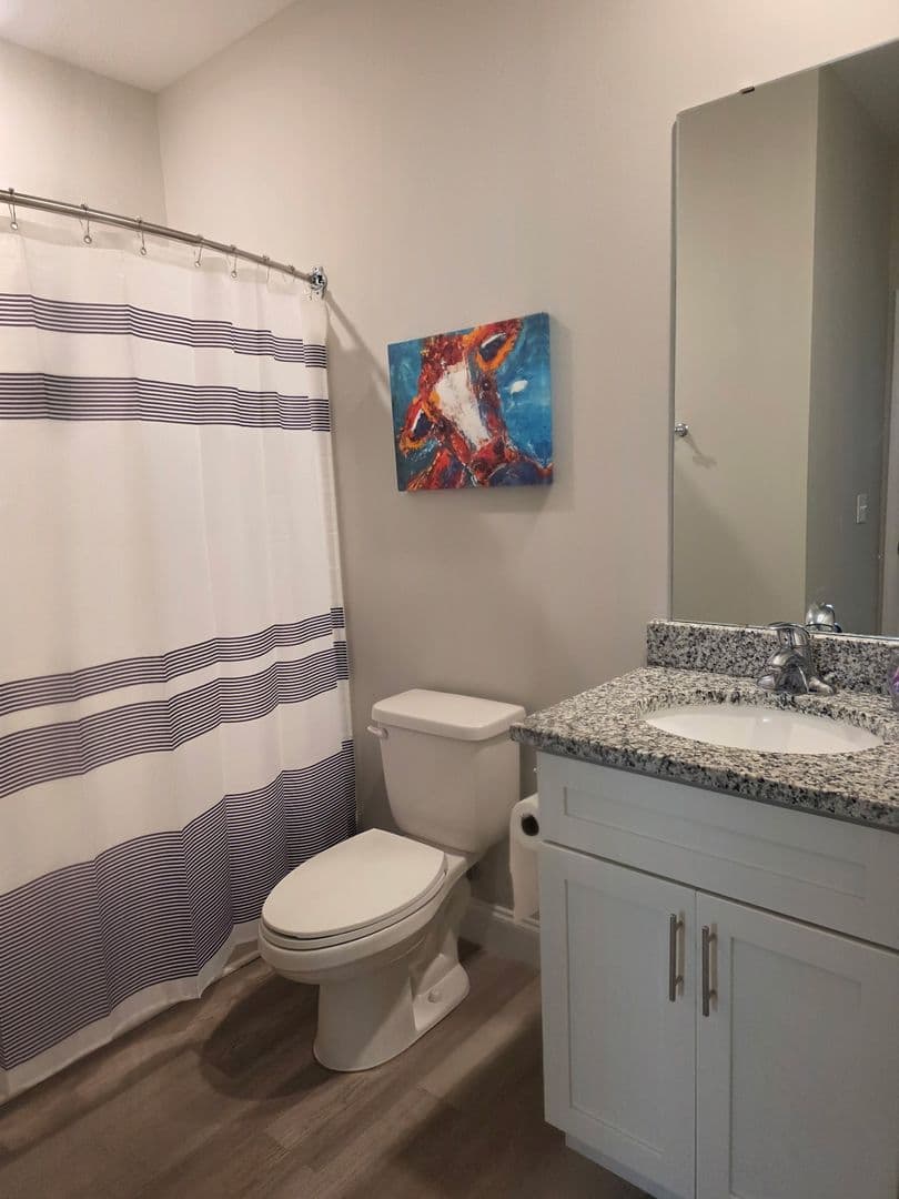 Bowling Green Apartment: 2212 Hickory Street