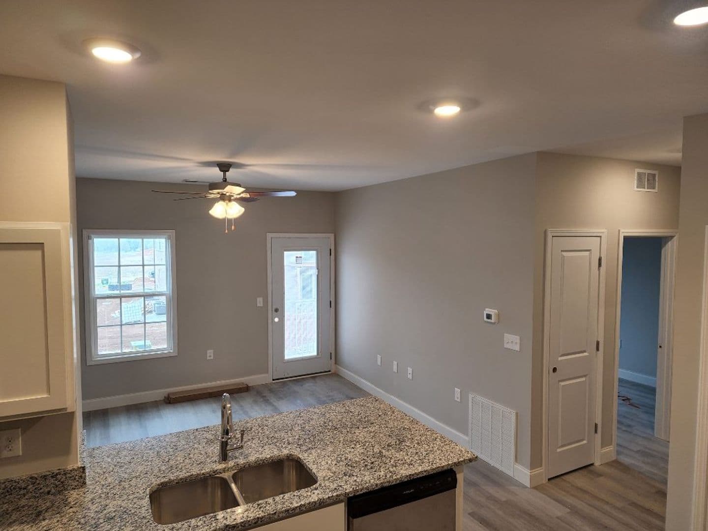 Smiths Grove Apartment: 2944 Chalybeate Rd