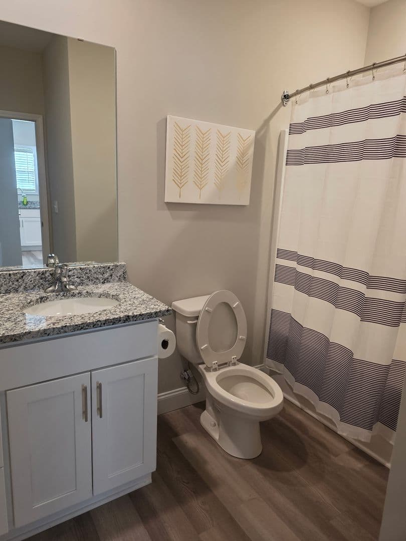 Bowling Green Apartment: 2236 Hickory St