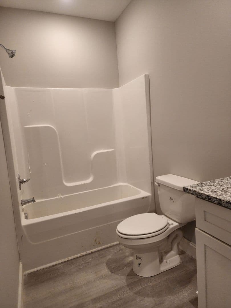 Bowling Green Apartment: 2191 Prospector Ct.
